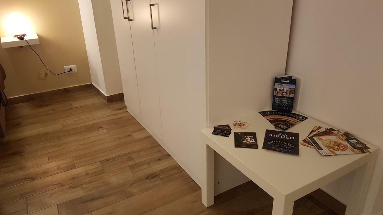 Holiday House Da Carlo Catania Bagian luar foto