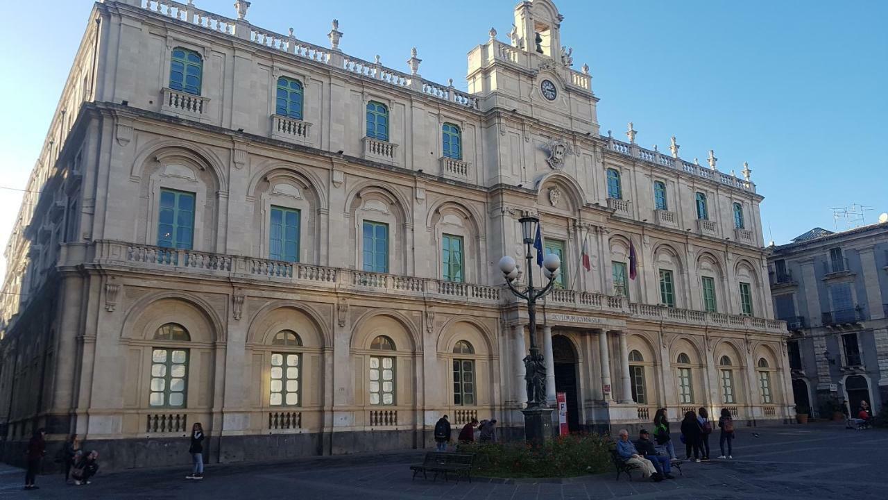 Holiday House Da Carlo Catania Bagian luar foto