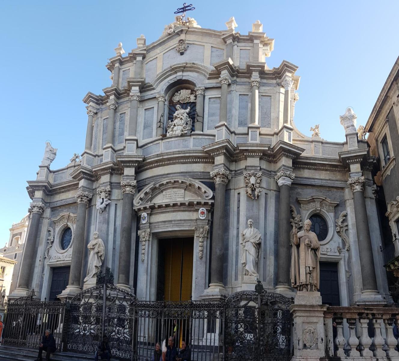Holiday House Da Carlo Catania Bagian luar foto