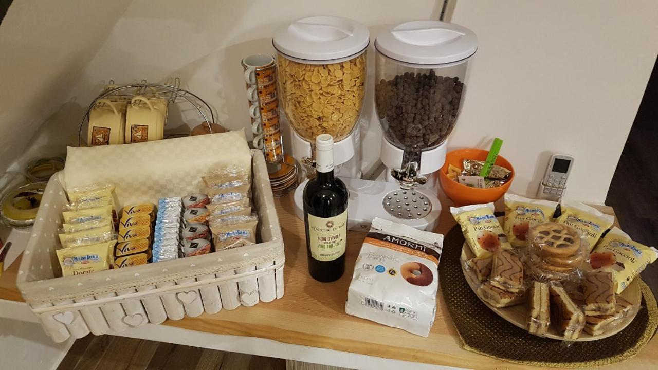 Holiday House Da Carlo Catania Bagian luar foto